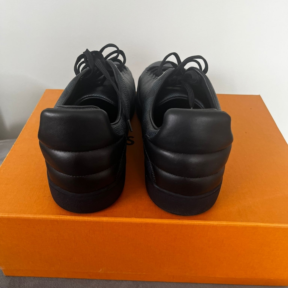 Louis Vuitton mens sneakers size 8.5 - Picture 7 of 11
